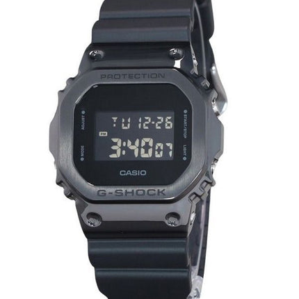 Casio G-Shock Digital Metal Bezel Resin Armband Quartz GM-5600UB-1 200M herrklocka